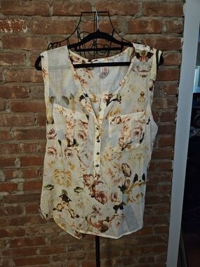 ARATTA Sleeveless Floral Button-Front Women's Top in Cream and Brown 60% Cotton